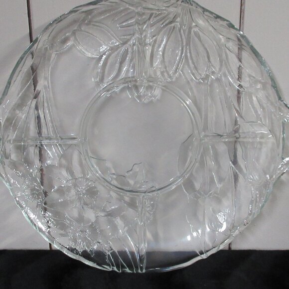 Colony Crafts Round Glass Relish Dish - Picture 3 of 7